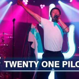 twenty one pilots » The Outside (Live on Jimmy Kimmel Live!) Lyrics